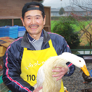 交番に届けられる動物を引き受け、自力で移動動物園を開園