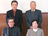 Volunteers from the Toyo'oka branch of the Hyogo Prefecture municipal pensioners federation